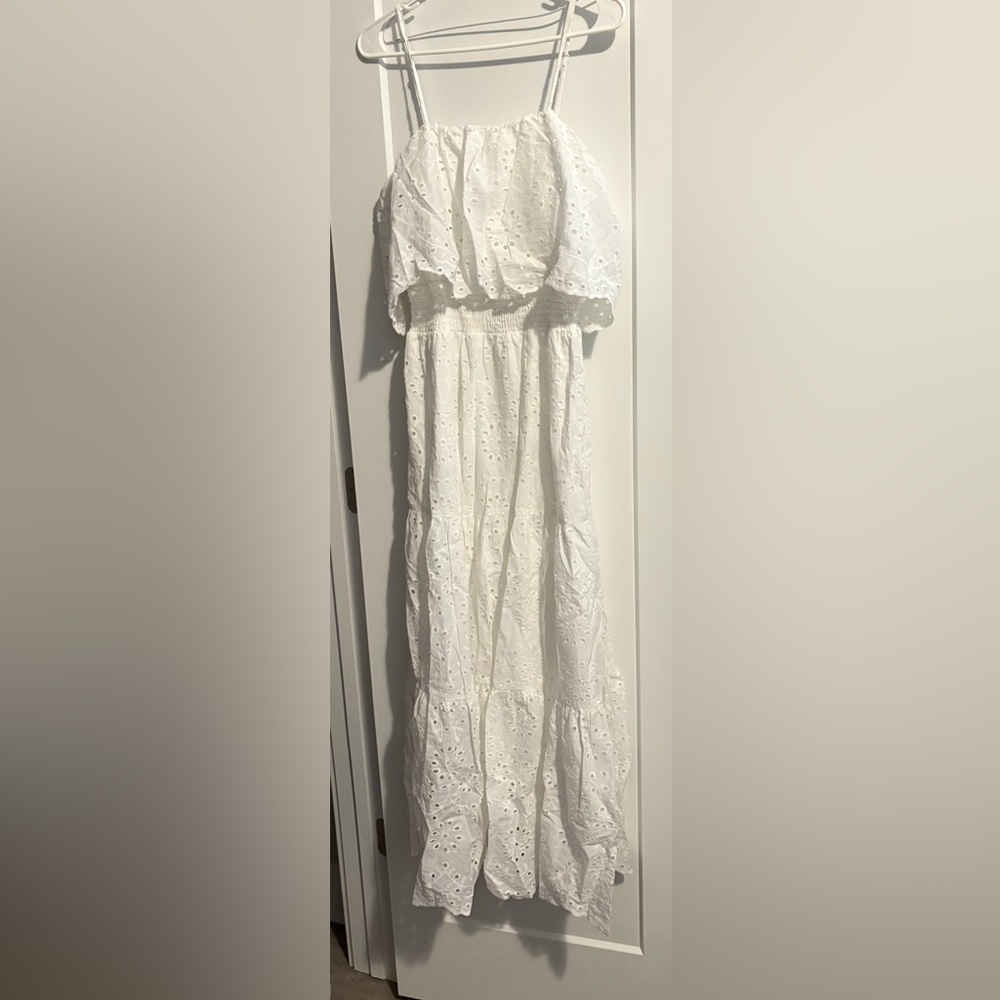 Elegant White Maxi Dress